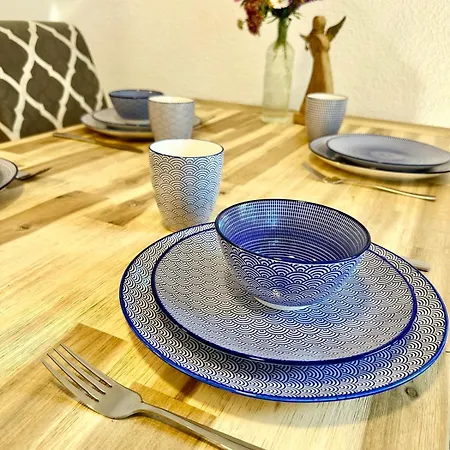 Fantastische Dachgeschosswohnung In Connewitz Nahe Karli - Platz Fuer Bis Zu 5 Personen - Tolle Lage Und Oeffentliche Verkehrsmittel Лейпциг