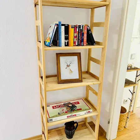 Fantastische Dachgeschosswohnung In Connewitz Nahe Karli - Platz Fuer Bis Zu 5 Personen - Tolle Lage Und Oeffentliche Verkehrsmittel Lägenhet Leipzig