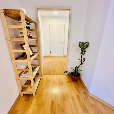 Fantastische Dachgeschosswohnung In Connewitz - 3 Private Schlafbereiche - Platz Fuer Bis Zu 5 Personen - Tolle Lage Und Oeffentliche Verkehrsmittel *