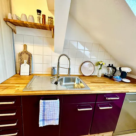 Fantastische Dachgeschosswohnung In Connewitz Nahe Karli - Platz Fuer Bis Zu 5 Personen - Tolle Lage Und Oeffentliche Verkehrsmittel Лейпциг