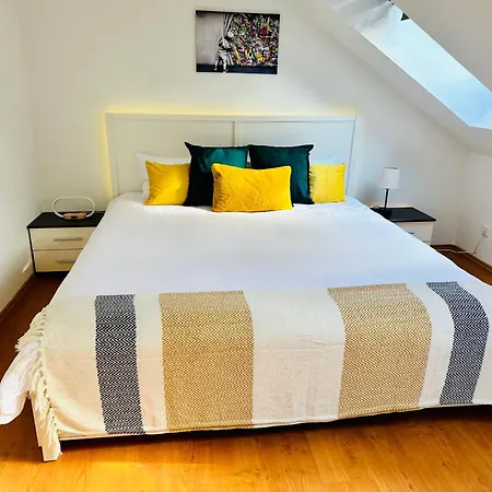 Apartment Fantastische Dachgeschosswohnung In Connewitz Nahe Karli - Platz Fuer Bis Zu 5 Personen - Tolle Lage Und Oeffentliche Verkehrsmittel