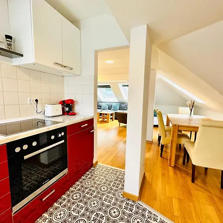 Fantastische Dachgeschosswohnung In Connewitz Nahe Karli - Platz Fuer Bis Zu 5 Personen - Tolle Lage Und Oeffentliche Verkehrsmittel * Leipzig