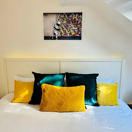 Apartment Fantastische Dachgeschosswohnung In Connewitz Nahe Karli - Platz Fuer Bis Zu 5 Personen - Tolle Lage Und Oeffentliche Verkehrsmittel