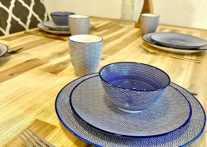 Fantastische Dachgeschosswohnung In Connewitz Nahe Karli - Platz Für Bis Zu 5 Personen - Tolle Lage Und öffentliche Verkehrsmittel Leipzig