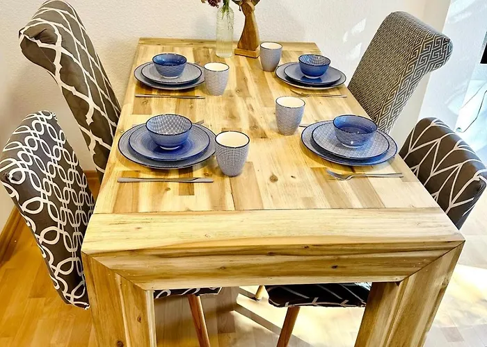 Fantastische Dachgeschosswohnung In Connewitz Nahe Karli - Platz Für Bis Zu 5 Personen - Tolle Lage Und öffentliche Verkehrsmittel Apartamento *