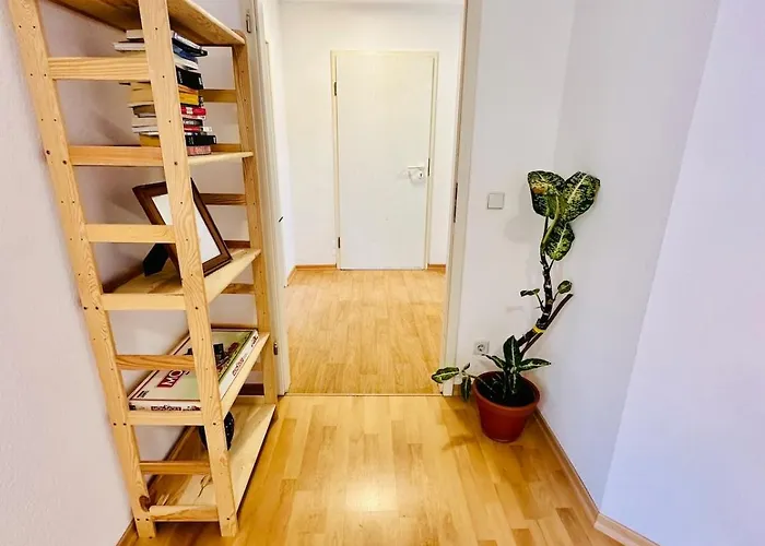 Fantastische Dachgeschosswohnung In Connewitz Nahe Karli - Platz Für Bis Zu 5 Personen - Tolle Lage Und öffentliche Verkehrsmittel *