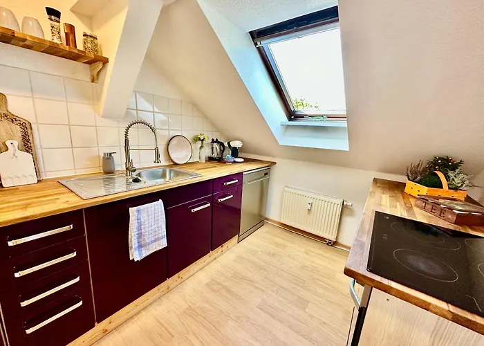 Fantastische Dachgeschosswohnung In Connewitz Nahe Karli - Platz Für Bis Zu 5 Personen - Tolle Lage Und öffentliche Verkehrsmittel * Leipzig